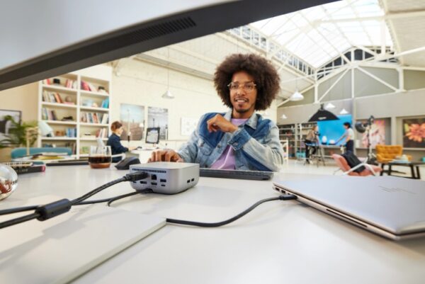 HP Thunderbolt 4 Ultra 180W G6 Dock (9X481UT) Jungčių stotelė, Pilka - Image 12