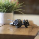 Poly Voyager 4320 UC Stereo Belaidės ausinės, Bluetooth, USB-A, +BT700 dongle,+Charging Stand, Juoda - Image 11