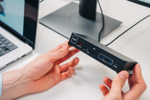 Verbatim 32171 CDS-15 USB-C Pro Jungčių stotelė 15 Ports, Pilka/Juoda - Image 9